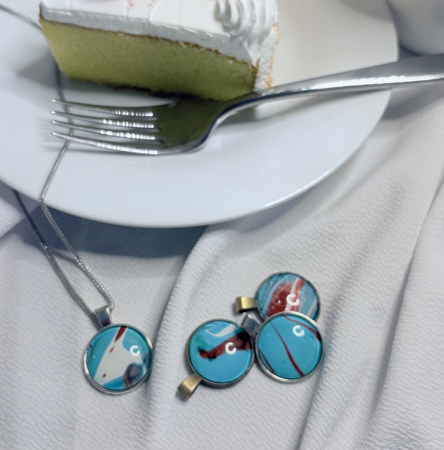 Turquoise, Brown, White Round Pendant